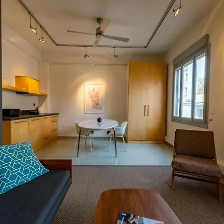 Artistic Spacious Next To Metro Monastiraki Apartment *