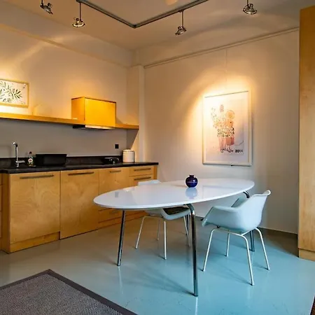 Artistic Spacious Next To Metro Monastiraki