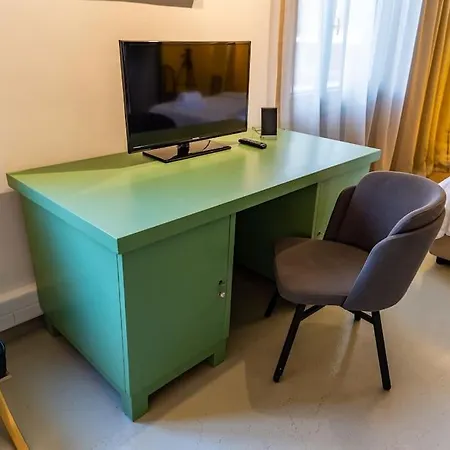 Artistic Spacious Next To Metro Monastiraki Apartment *